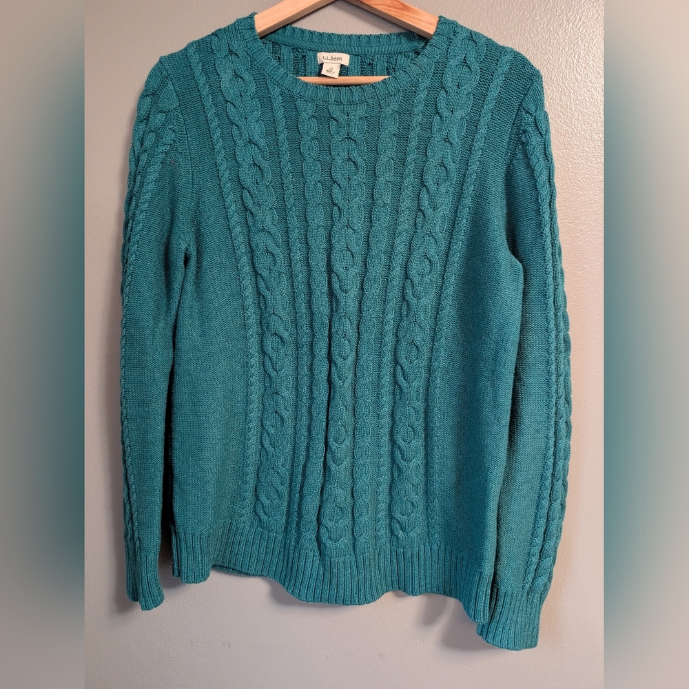 L.L. Bean Women's Classic Cable Knit Crew‎ Neck Pullover Sweater Size M